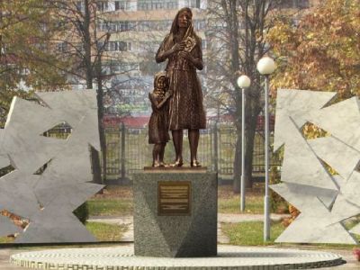 Памятник Солдатке. Фото: tgl.ru
