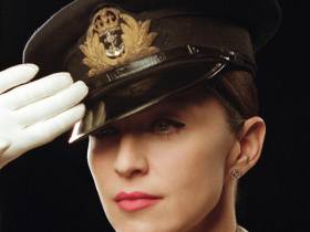 Мадонна, женщина в армии. Фото img218.imageshack.us