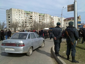 Жители Махачкалы перекрывают дорогу. Фото: kavkaz-uzel.ru