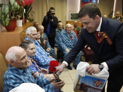 Прием ветеранов у губернатора. Фото с сайта znak.com  